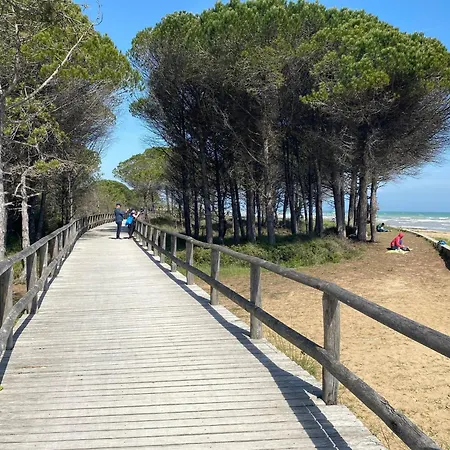 Equipped For Group Getaways In Διαμέρισμα
